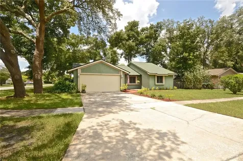 102 N Aurora Drive Apopka FL 32703