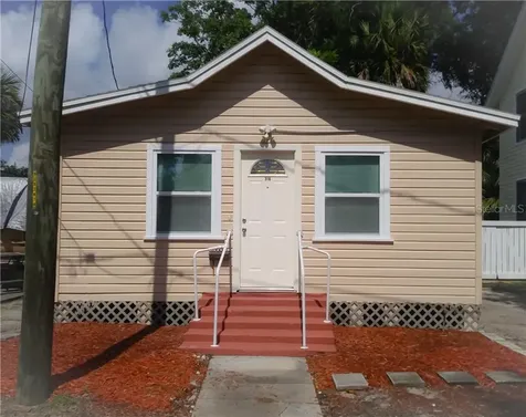 316 Colonial Court Deland FL 32720
