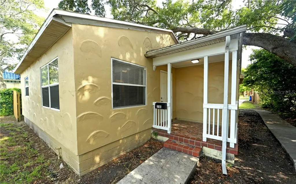 2165 15th Avenue S St Petersburg FL 33712