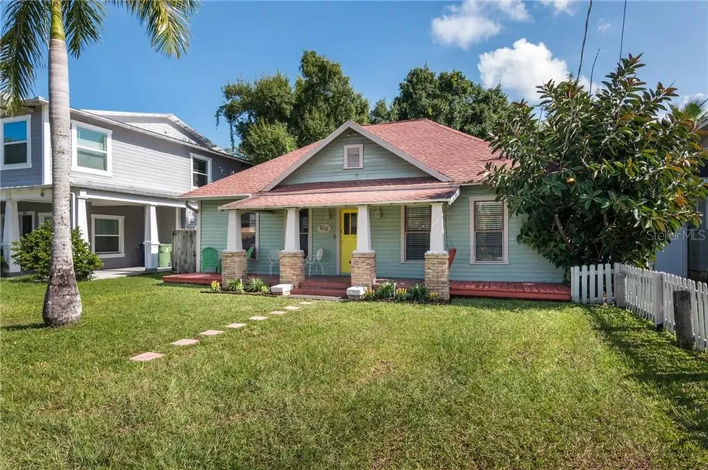 109 W Giddens Avenue Tampa FL 33603