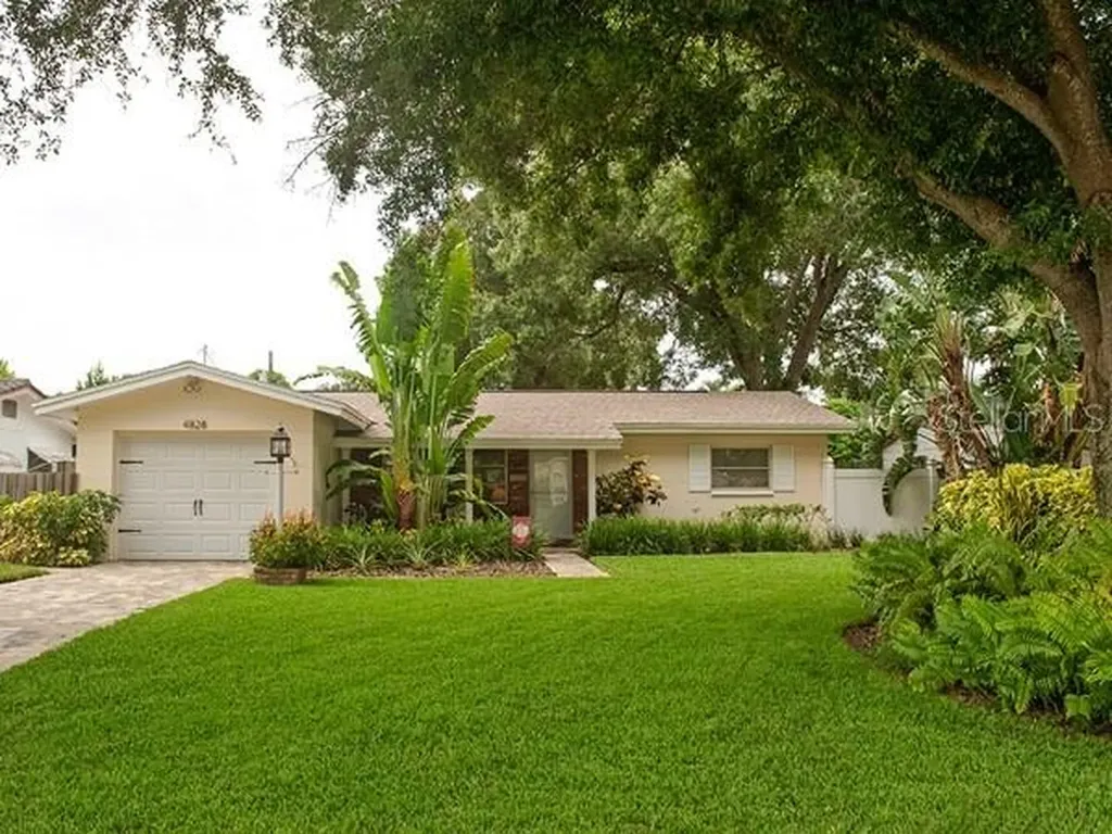 4828 12th Avenue N St Petersburg FL 33713