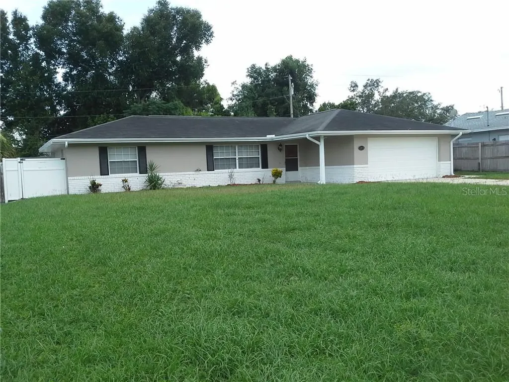 1450 Farmington Avenue Deltona FL 32725