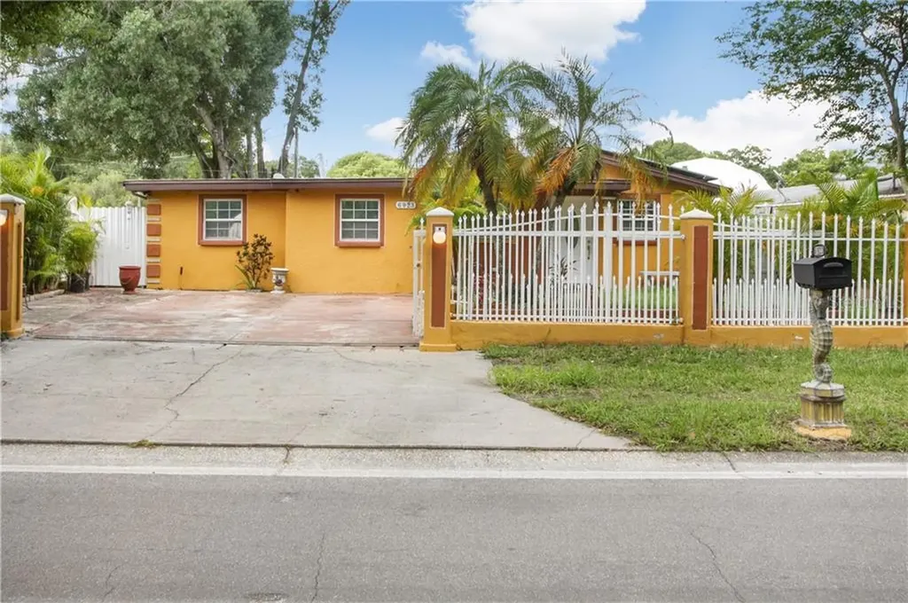 6923 N Clark Avenue Tampa FL 33614