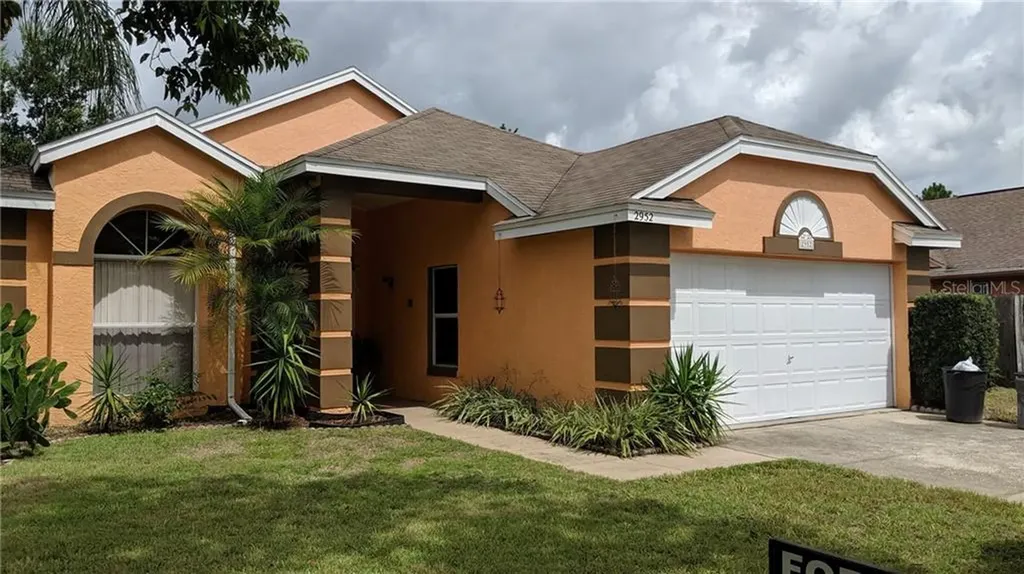 2952 Pembridge Street Kissimmee FL 34747