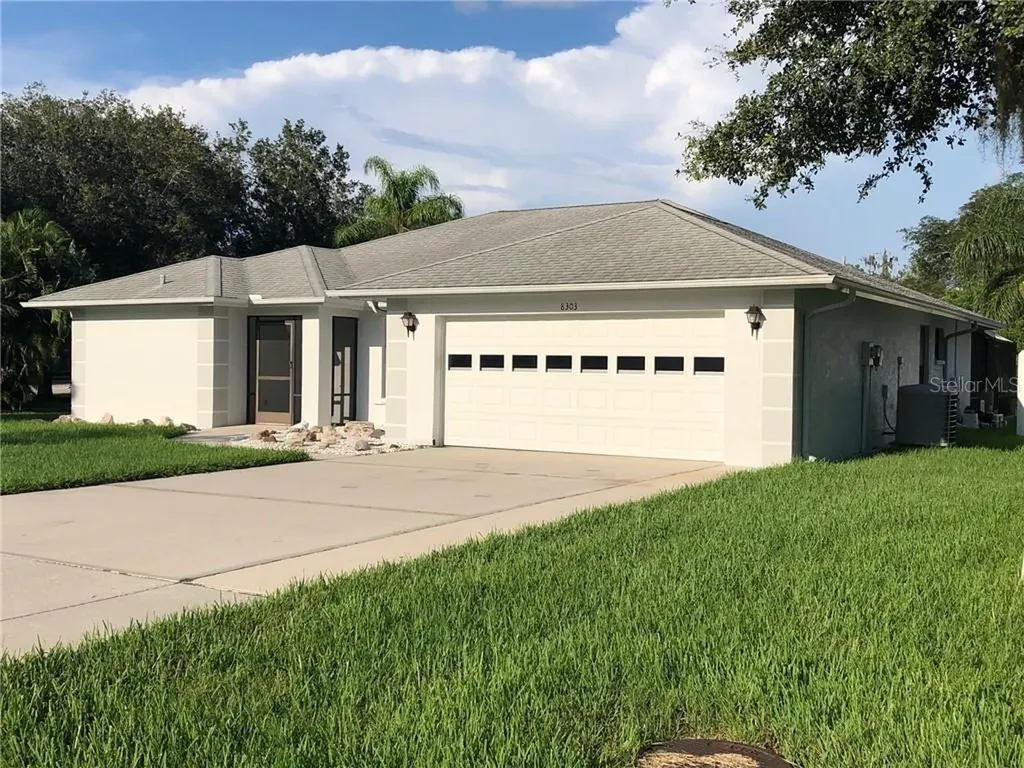 8303 Country Park Way Sarasota FL 34243