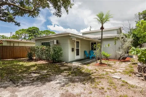 7137 38th Avenue N St Petersburg FL 33710