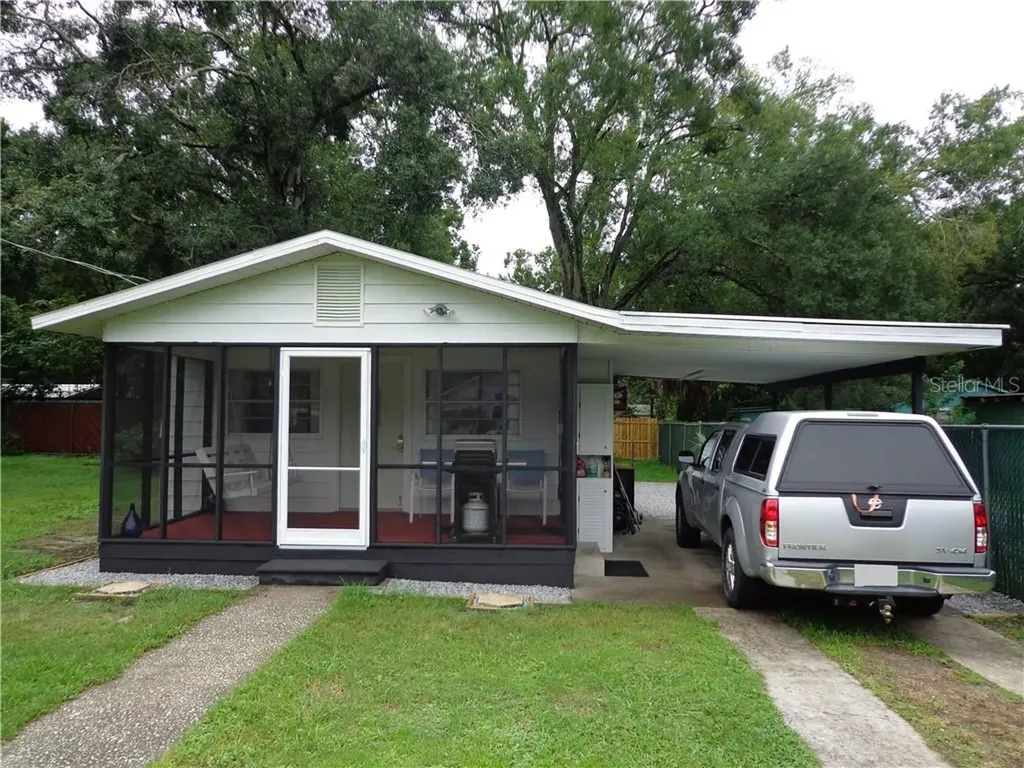 6913 Waycross Avenue Tampa FL 33619