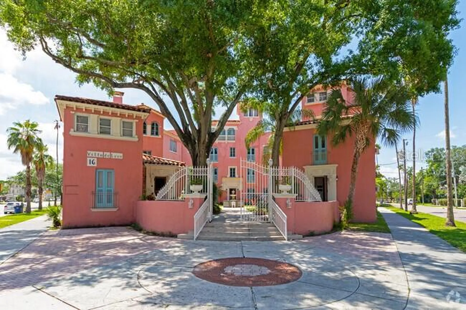 16 Davis Boulevard Tampa FL 33606