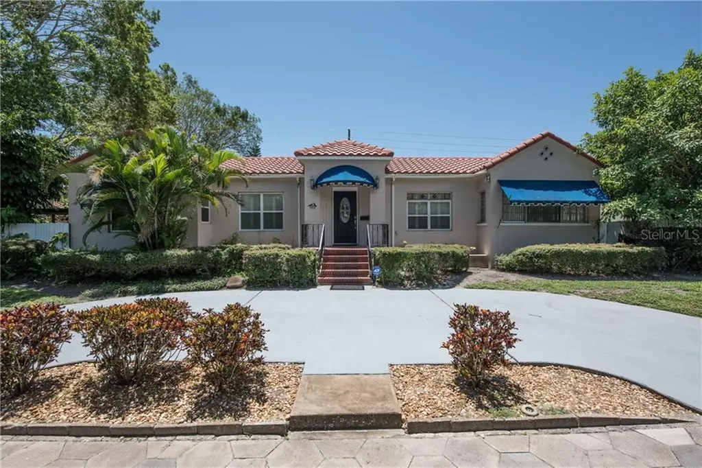 306 22nd Avenue NE St Petersburg FL 33704