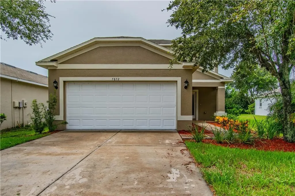 7872 Carriage Pointe Drive Gibsonton FL 33534