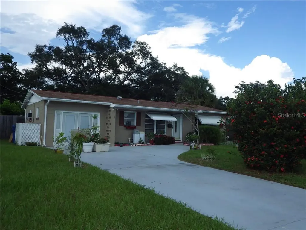 1087 75th Avenue N St Petersburg FL 33702