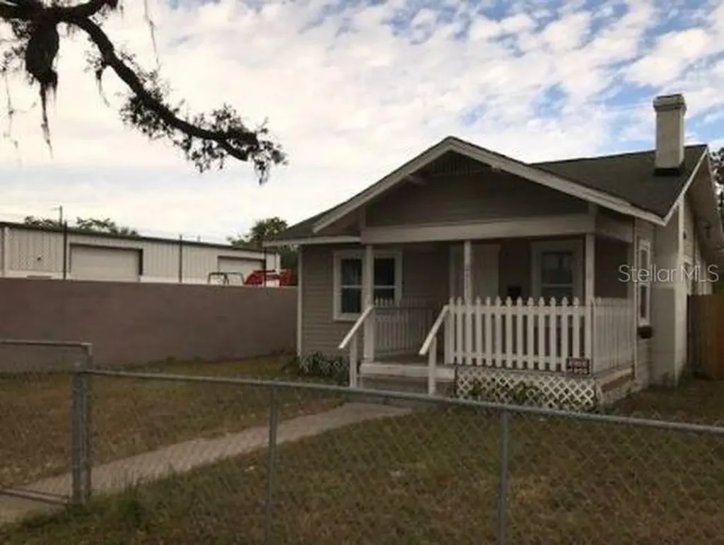 2521 Emerson Avenue S St Petersburg FL 33712