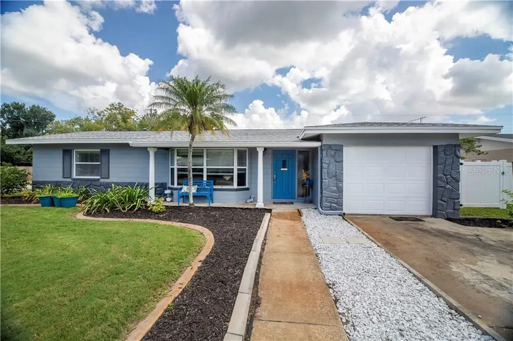 5897 29th Avenue N St Petersburg FL 33710