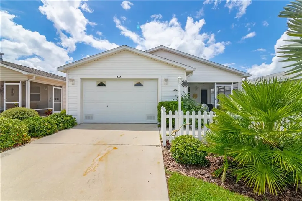 888 Allagash Avenue The Villages FL 32162
