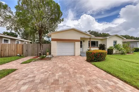 2261 Lamparilla Way S St Petersburg FL 33712
