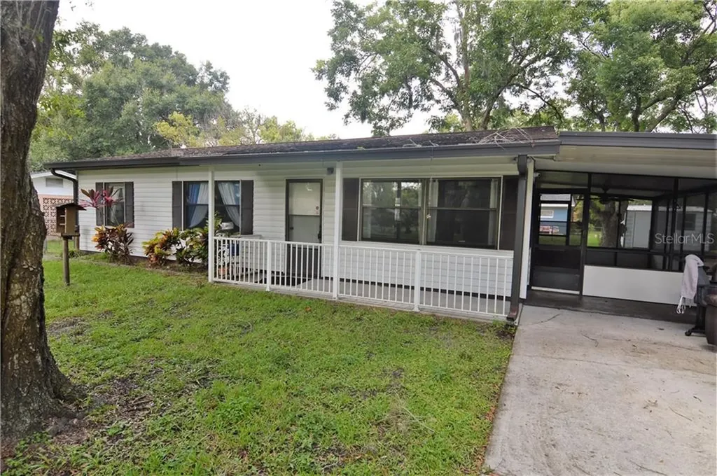 6025 11th Street Zephyrhills FL 33542