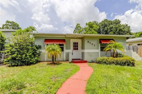 3237 33rd Avenue N St Petersburg FL 33713