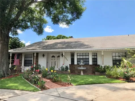 1048 Petal Court Orlando FL 32818