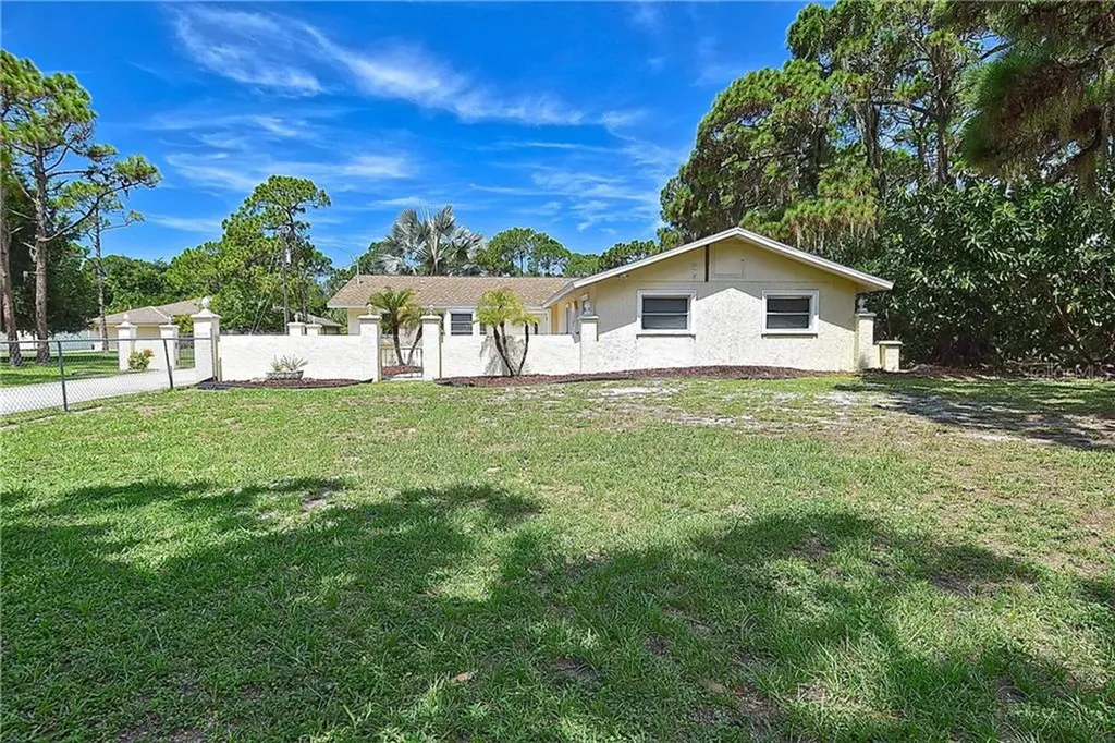 670 N Elm Street Englewood FL 34223
