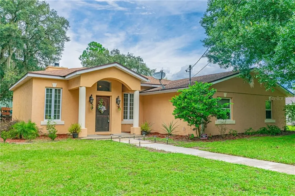 27 Shamrock Avenue Haines City FL 33844