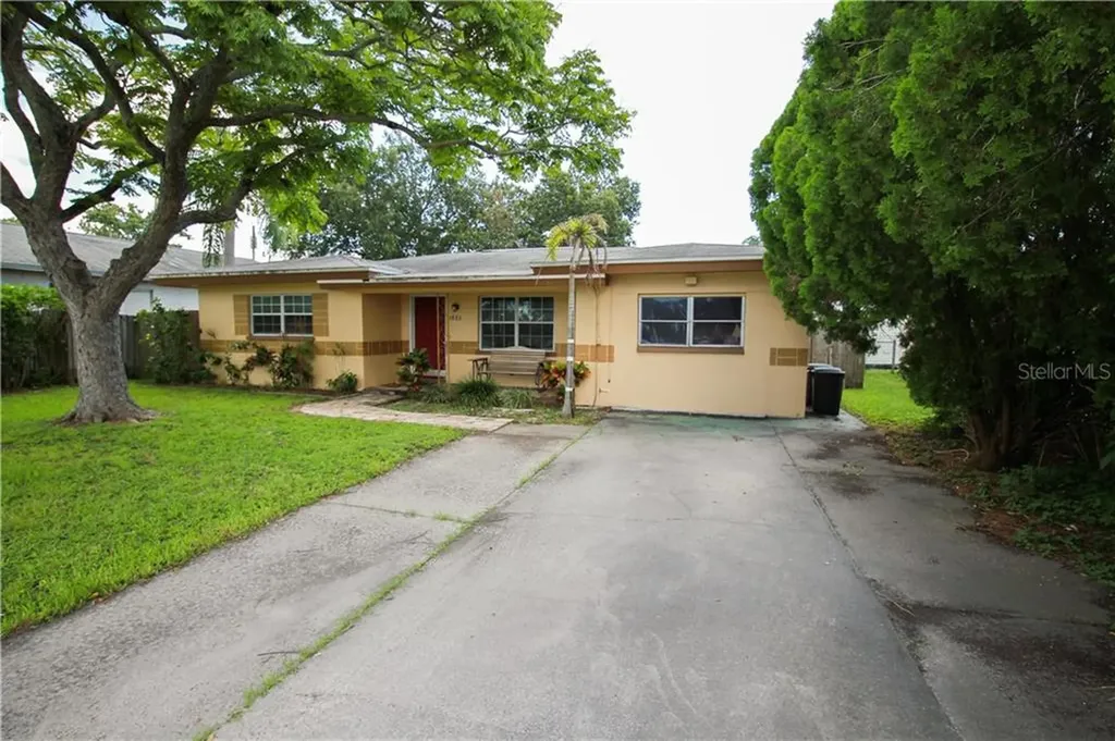 1923 N Old Coachman Road Clearwater FL 33763