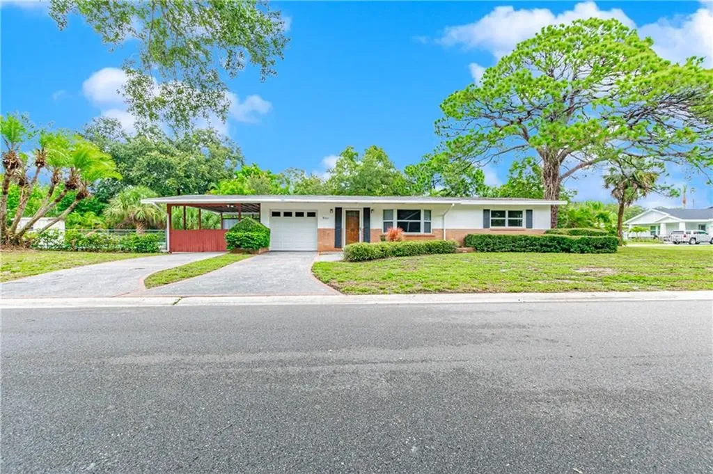 8045 32nd Avenue N St Petersburg FL 33710