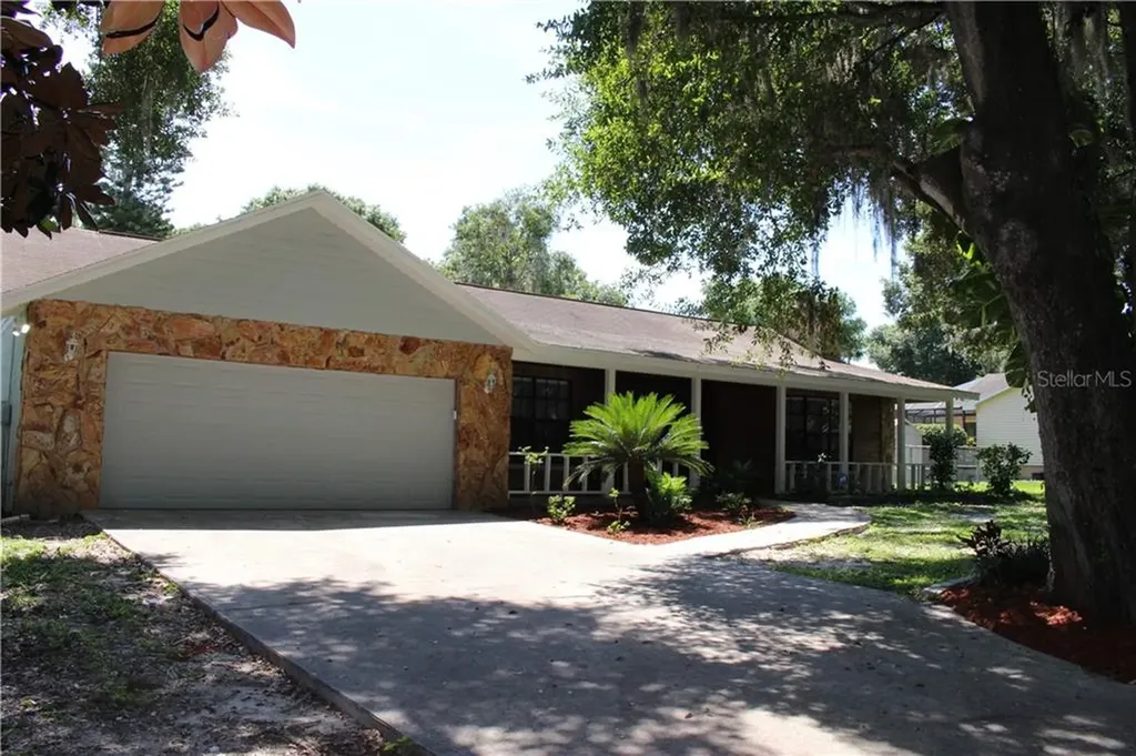 1603 Vickers Road Valrico FL 33594
