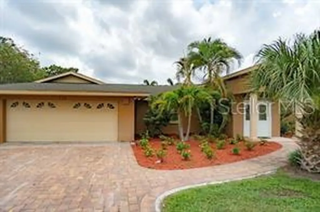 734 Magellan Drive Sarasota FL 34243