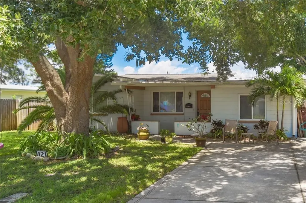 121 Sunlit Cove Drive NE St Petersburg FL 33702