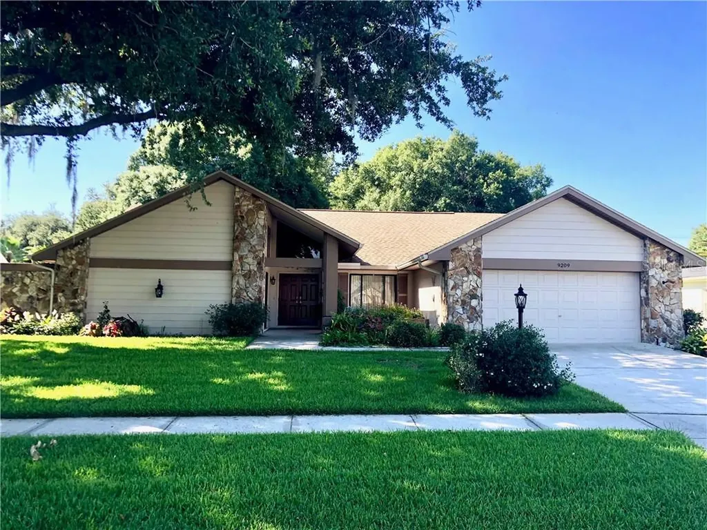 9209 Regents Park Drive Tampa FL 33647