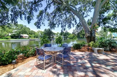 5173 Horseshoe Place NE St Petersburg FL 33703