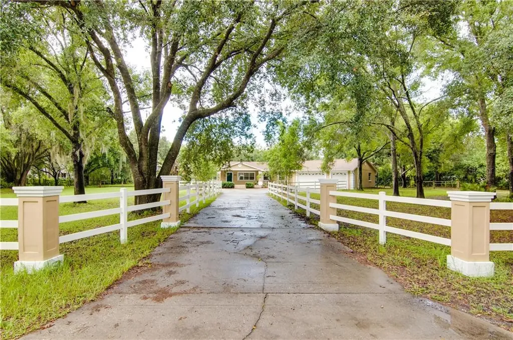 5331 Lake Le Clare Road Lutz FL 33558