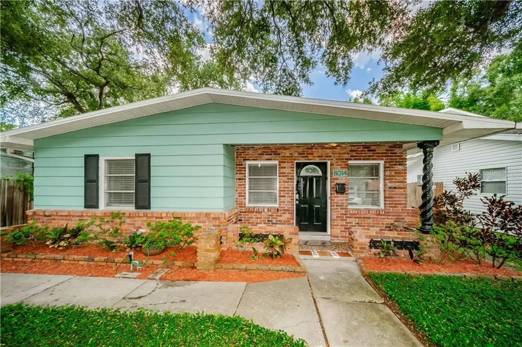 8014 27th Avenue N St Petersburg FL 33710