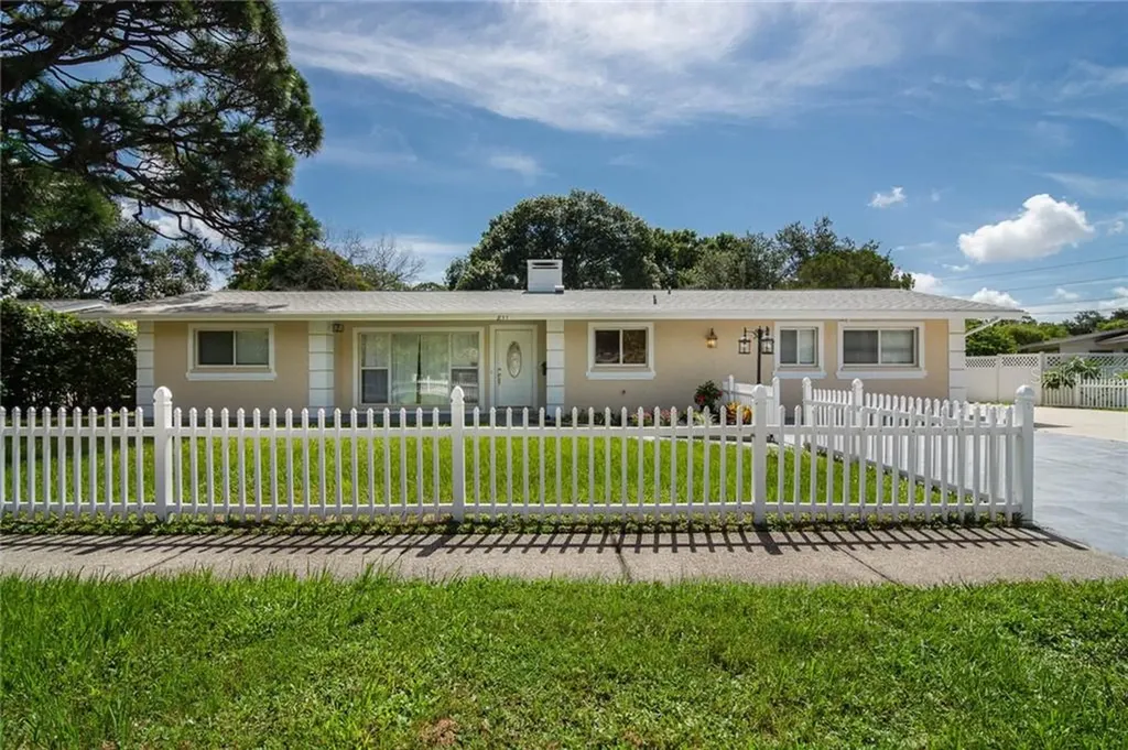 811 45th Street W Bradenton FL 34209