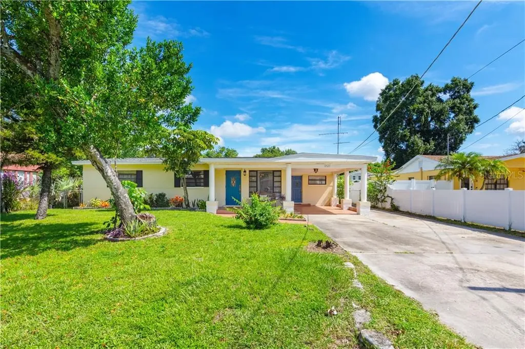 3325 W Spruce Street Tampa FL 33607