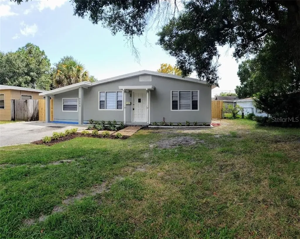 1152 58th Avenue N St Petersburg FL 33703