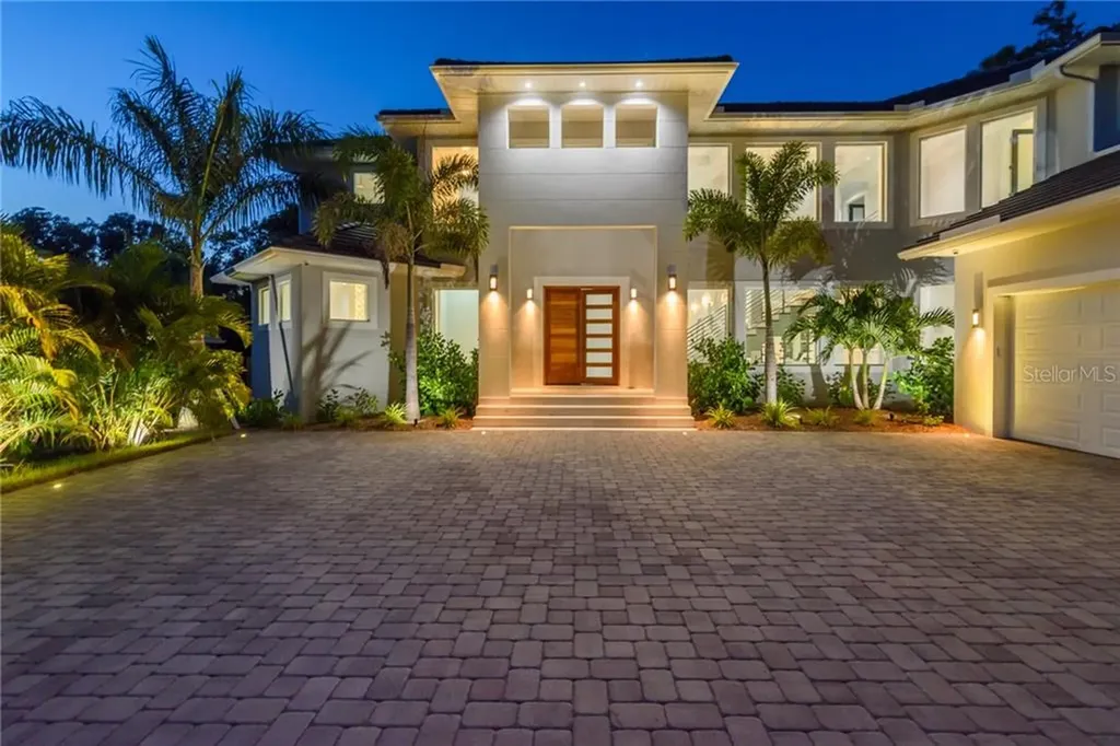 1621 N Lake Shore Drive Sarasota FL 34231