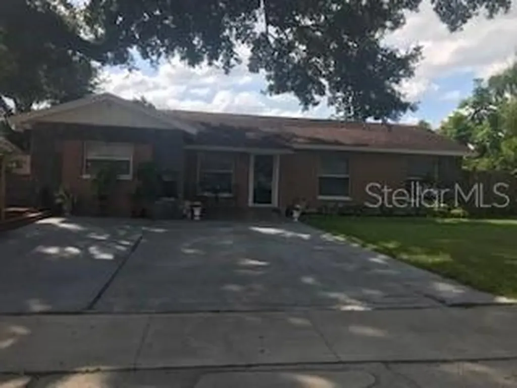 110 W Wheeler Road Seffner FL 33584