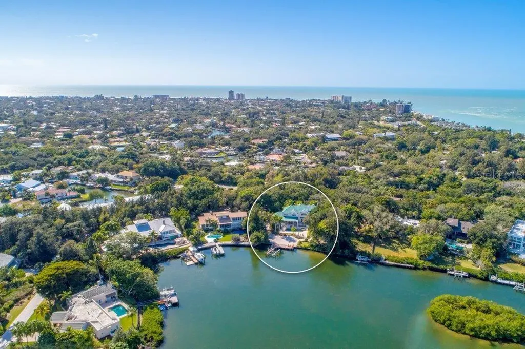 711 Mangrove Point Road Sarasota FL 34242