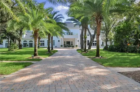 901 Palacio De Avila Tampa FL 33613