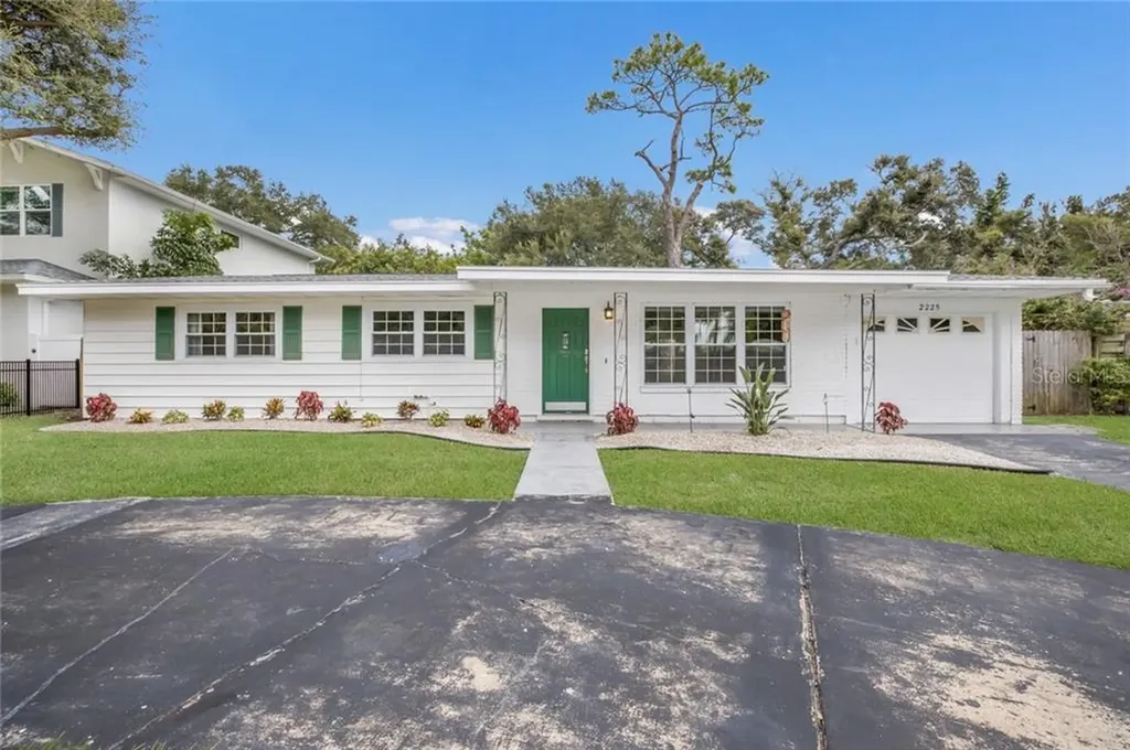 2225 Wisteria Street Sarasota FL 34239