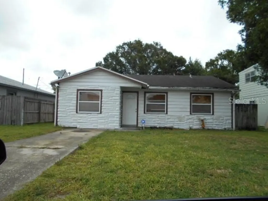2035 Palm Way Largo FL 33771