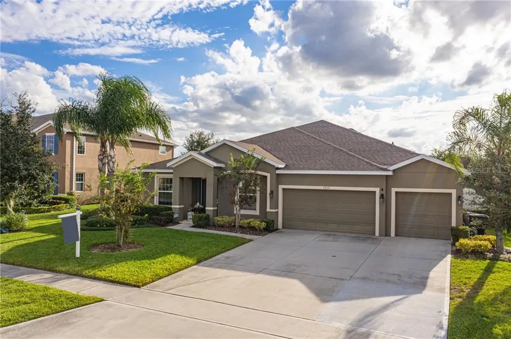 1232 Sharptank Court Apopka FL 32712