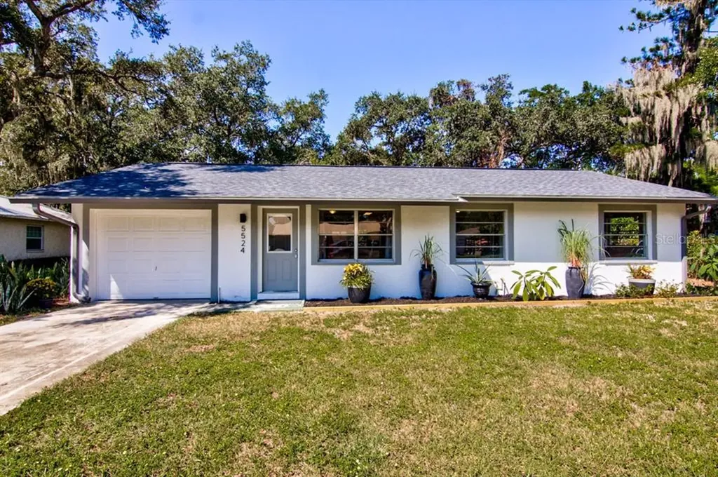 5524 41st Street E Bradenton FL 34203