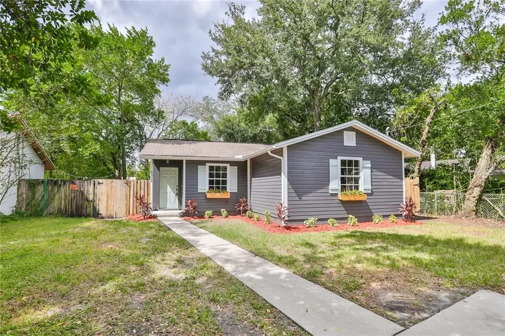 8316 N Orangeview Avenue Tampa FL 33617