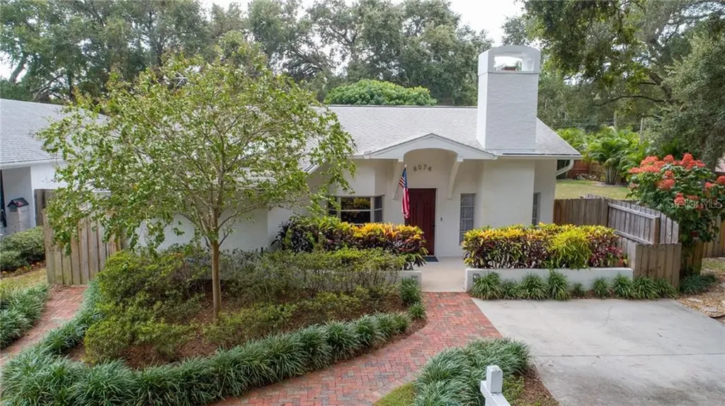 8074 29th Avenue N St Petersburg FL 33710