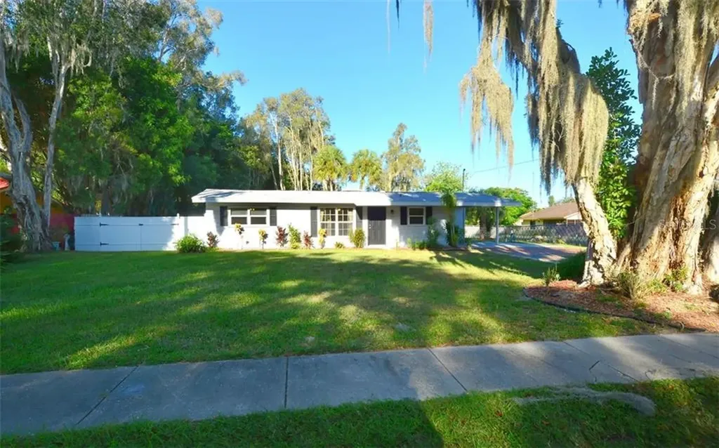935 Tarpon Avenue Sarasota FL 34237