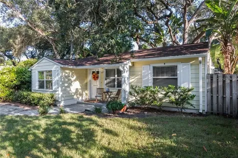 3129 W Villa Rosa Street Tampa FL 33611