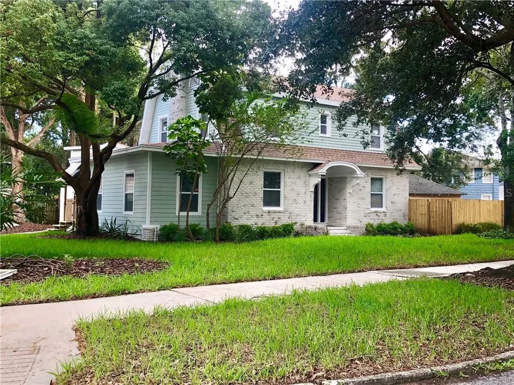 2315 Woodlawn Circle E St Petersburg FL 33704
