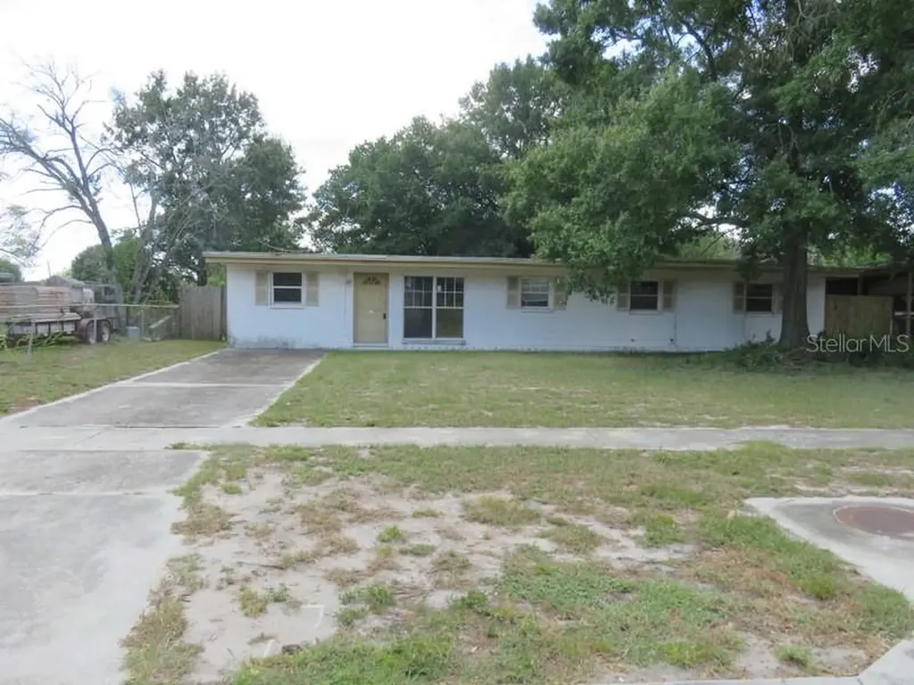 7511 Robindale Road Tampa FL 33619